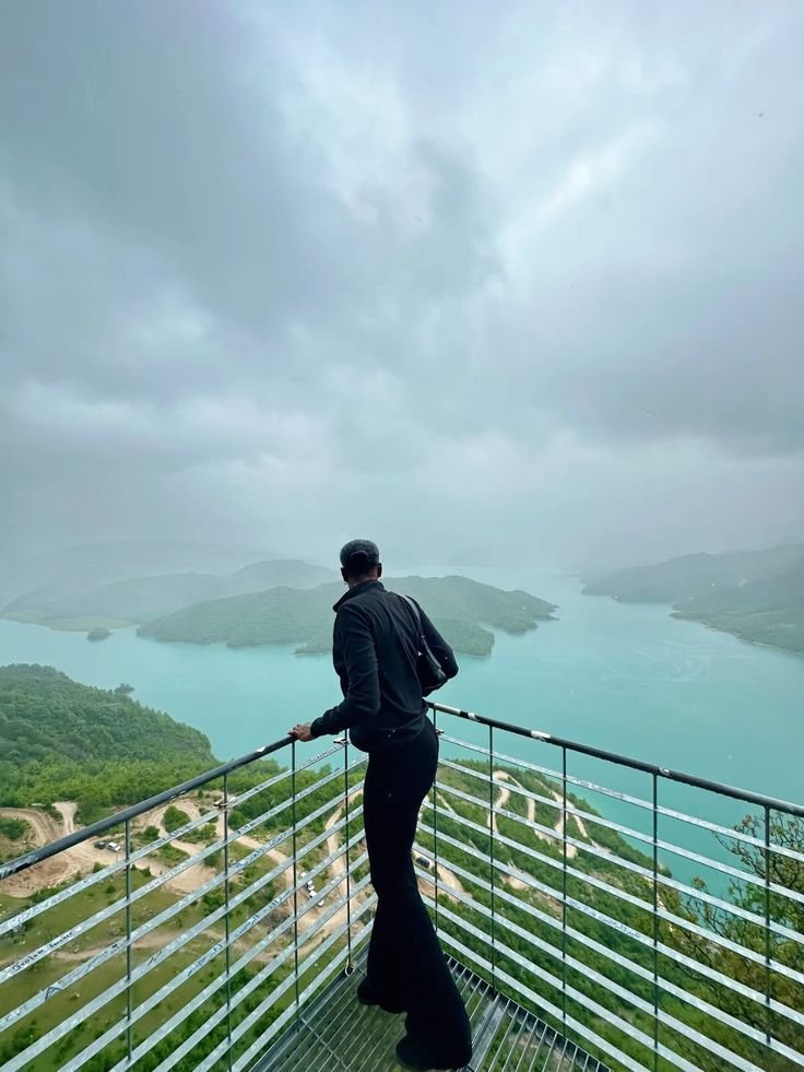 07b7561de5df687817c70195d5f8e578-Albania