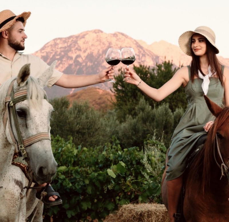 Albania 11-Day Luxury Tour: Culture, Coast & Cuisine